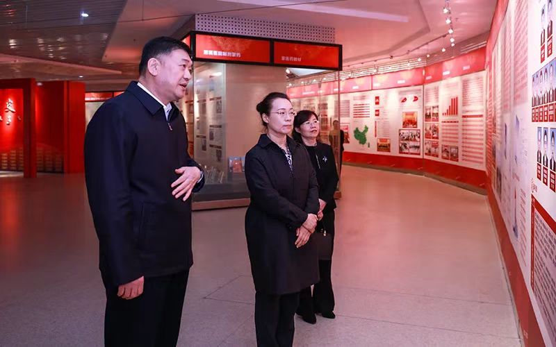 4.校党委书记赵东海出席“日出西辽河”大型全媒体传播活动成果发布会.jpg