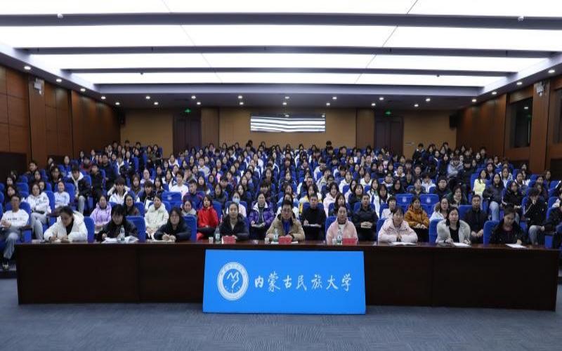 会议现场4(1)(1).jpg