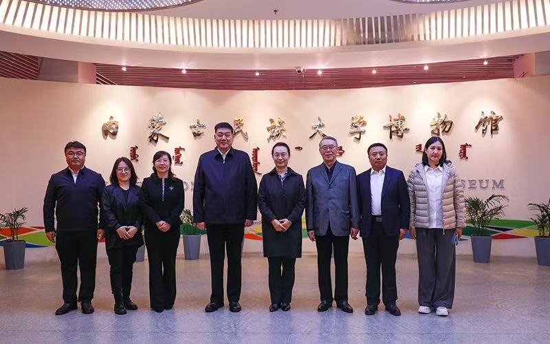 8.校党委书记赵东海出席“日出西辽河”大型全媒体传播活动成果发布会.jpg 8.校党委书记赵东海出席“日出西辽河”大型全媒体传播活动成果发布会.jpg