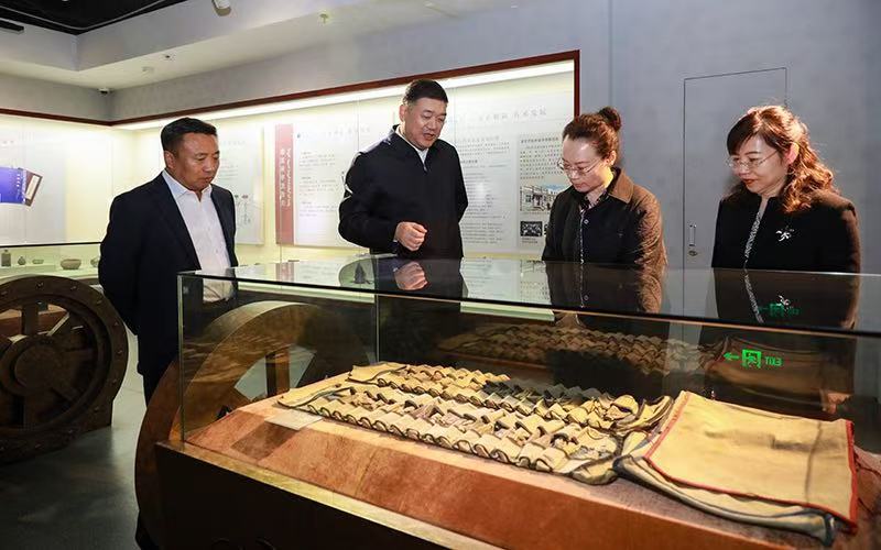 11.校党委书记赵东海出席“日出西辽河”大型全媒体传播活动成果发布会.jpg