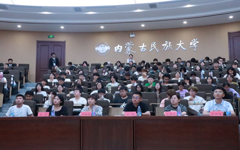 评委.jpg 评委.jpg